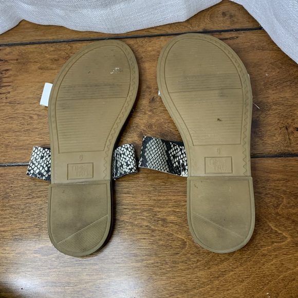 Time and Tru- snake print sandals - Picture 3 of 3
